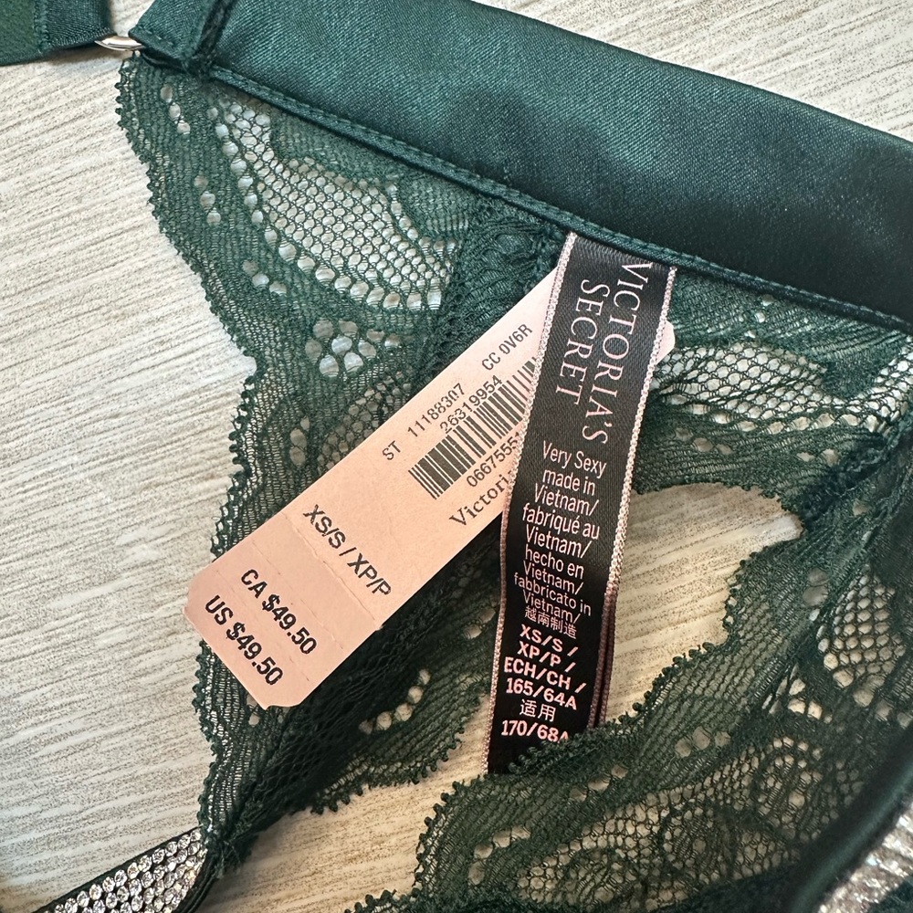 Lingerie - Picture 6 of 6
